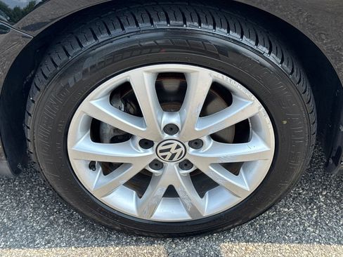 Used 2010 Volkswagen Jetta Limited Edition FWD image 11