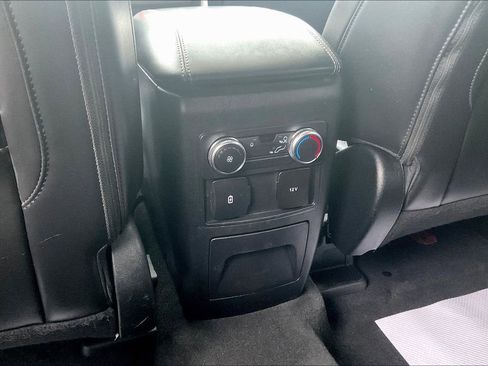 Used 2022 Ford Explorer XLT w/ Equipment Group 202A image 30