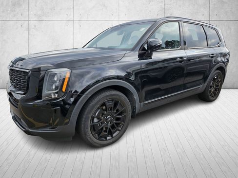 Used 2022 Kia Telluride SX w/ SX Prestige Package image 3