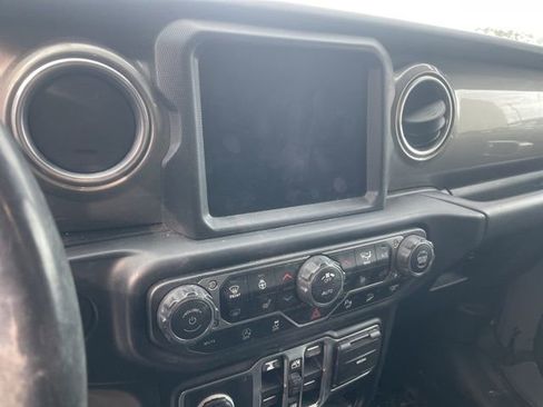 Used 2020 Jeep Wrangler Unlimited Sahara image 11