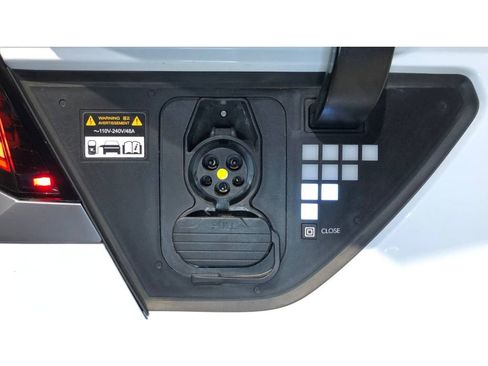 Used 2024 Hyundai Ioniq 5 SEL image 11