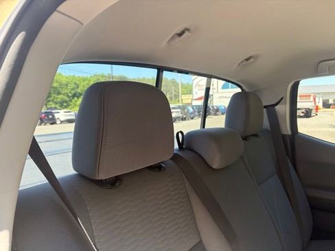 Used 2019 Toyota Tacoma SR5 RWD image 23
