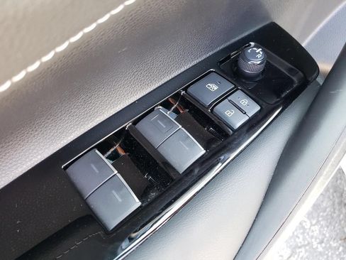 Used 2022 Toyota Corolla SE FWD image 18
