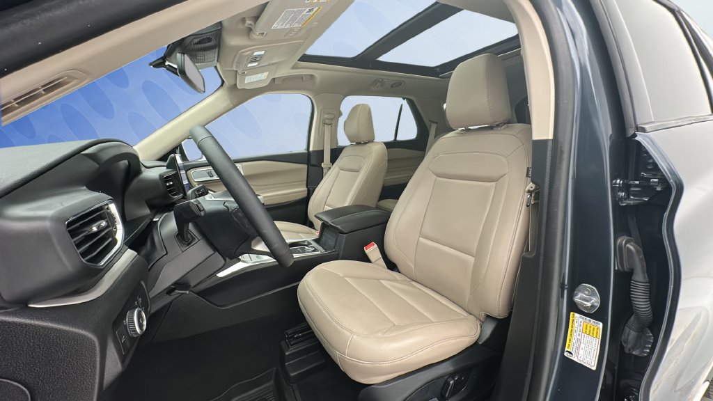 Used 2023 Ford Explorer XLT w/ Equipment Group 202A AWD/4WD image 12