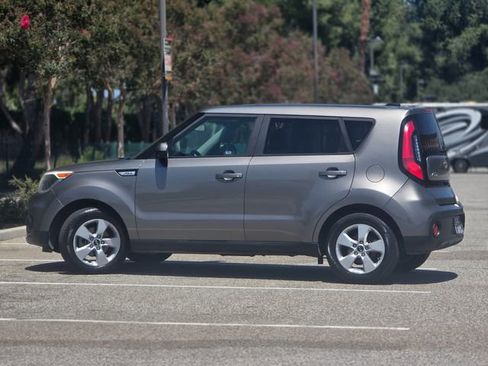 Used 2017 Kia Soul w/ Convenience Package FWD image 18