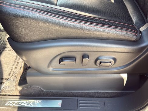Used 2021 Nissan Titan PRO-4X w/ Pro-4x Convenience Package AWD/4WD image 15