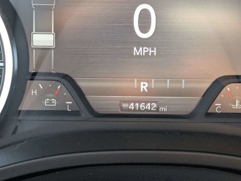 Used 2025 RAM 1500 Laramie AWD/4WD image 32