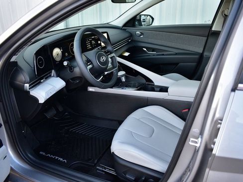 New 2026 Hyundai Elantra Limited FWD image 16