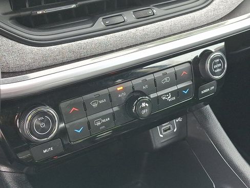 Used 2022 Jeep Compass Latitude w/ Convenience Group image 16