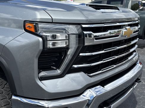 Used 2024 Chevrolet Silverado 2500 LTZ AWD/4WD image 10