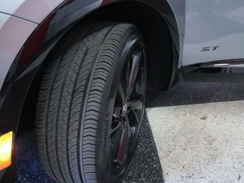 Used 2025 Buick Envision Sport Touring image 20