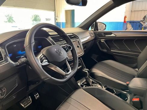 Used 2024 Volkswagen Tiguan SE R-Line image 23