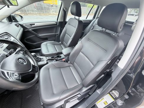 Used 2015 Volkswagen Golf S FWD image 8