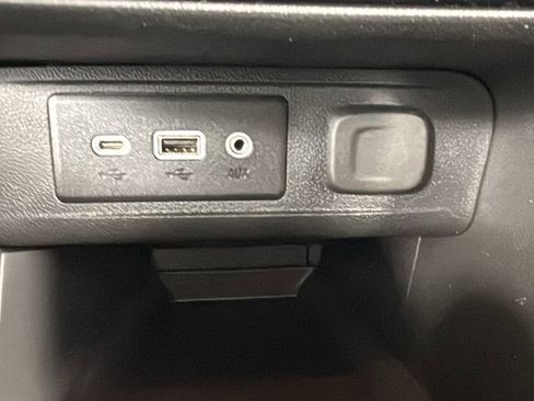 Used 2023 Buick Encore GX Select image 27