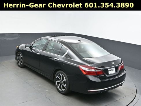 Used 2017 Honda Accord EX-L image 33