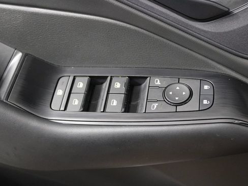 Certified 2025 Nissan Rogue S FWD image 23
