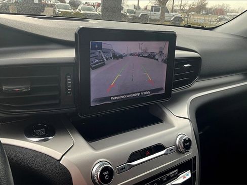 Used 2022 Ford Explorer XLT image 21