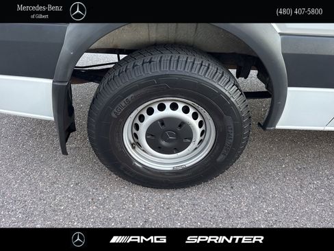 Used 2016 Mercedes-Benz Sprinter 2500 image 9