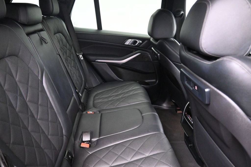 Used 2023 BMW X5 xDrive40i AWD/4WD image 13