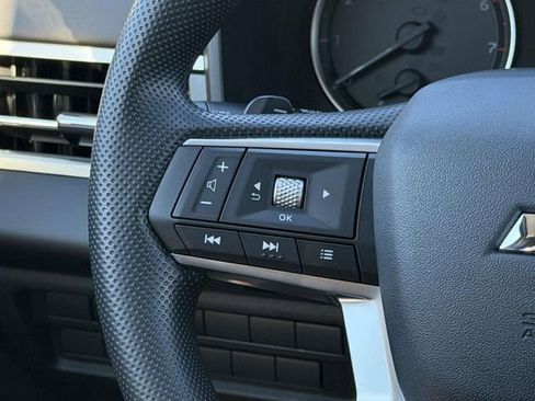 New 2026 Mitsubishi Outlander ES image 18