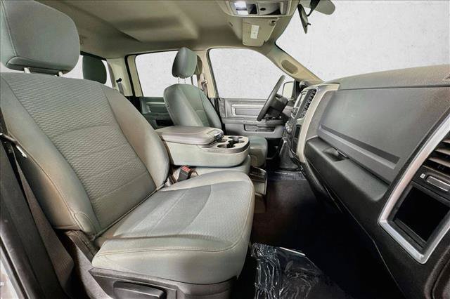 Used 2019 RAM 1500 Classic SLT AWD/4WD image 24