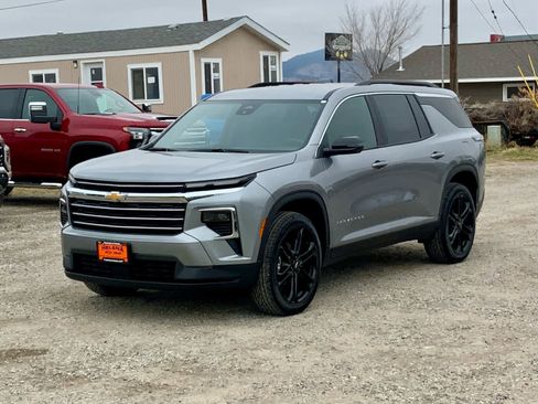 New 2026 Chevrolet Traverse LT w/ LPO, Floor Liner Package image 1