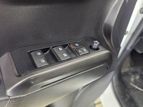 Used 2023 Toyota Tacoma TRD Off-Road w/ Technology Package AWD/4WD image 18