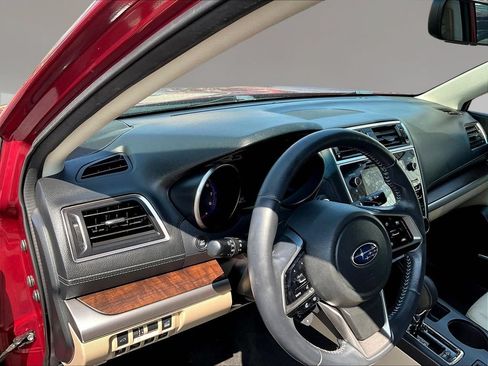 Used 2019 Subaru Outback 2.5i Limited AWD/4WD image 16