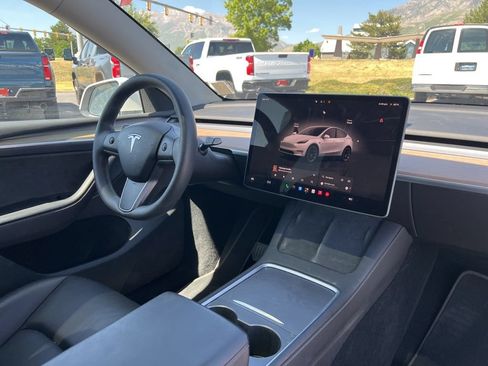 Used 2023 Tesla Model Y Long Range AWD/4WD image 17