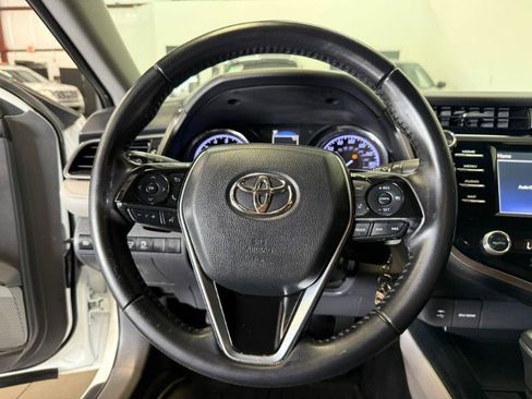 Used 2019 Toyota Camry SE FWD image 13