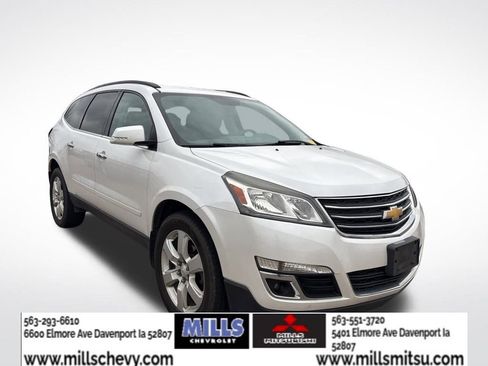 Used 2016 Chevrolet Traverse LT w/ Style and Technology Package image 2