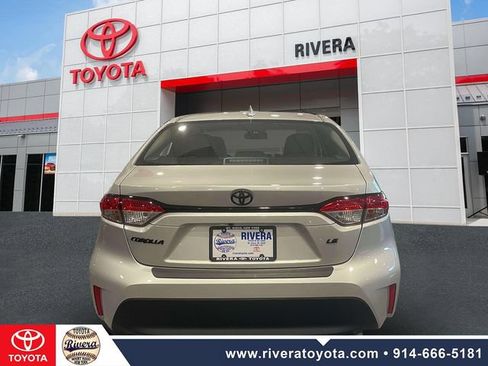 Used 2024 Toyota Corolla LE w/ LE Convenience Package FWD image 7
