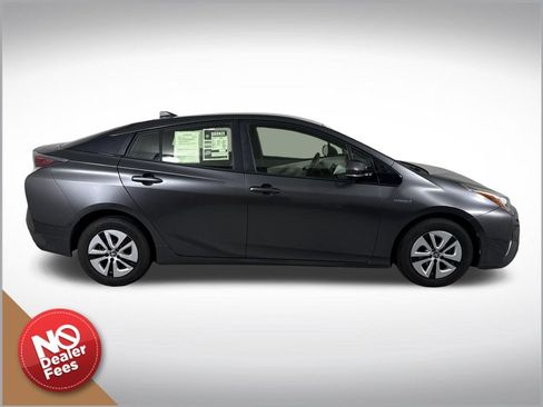 Used 2016 Toyota Prius Two FWD image 2