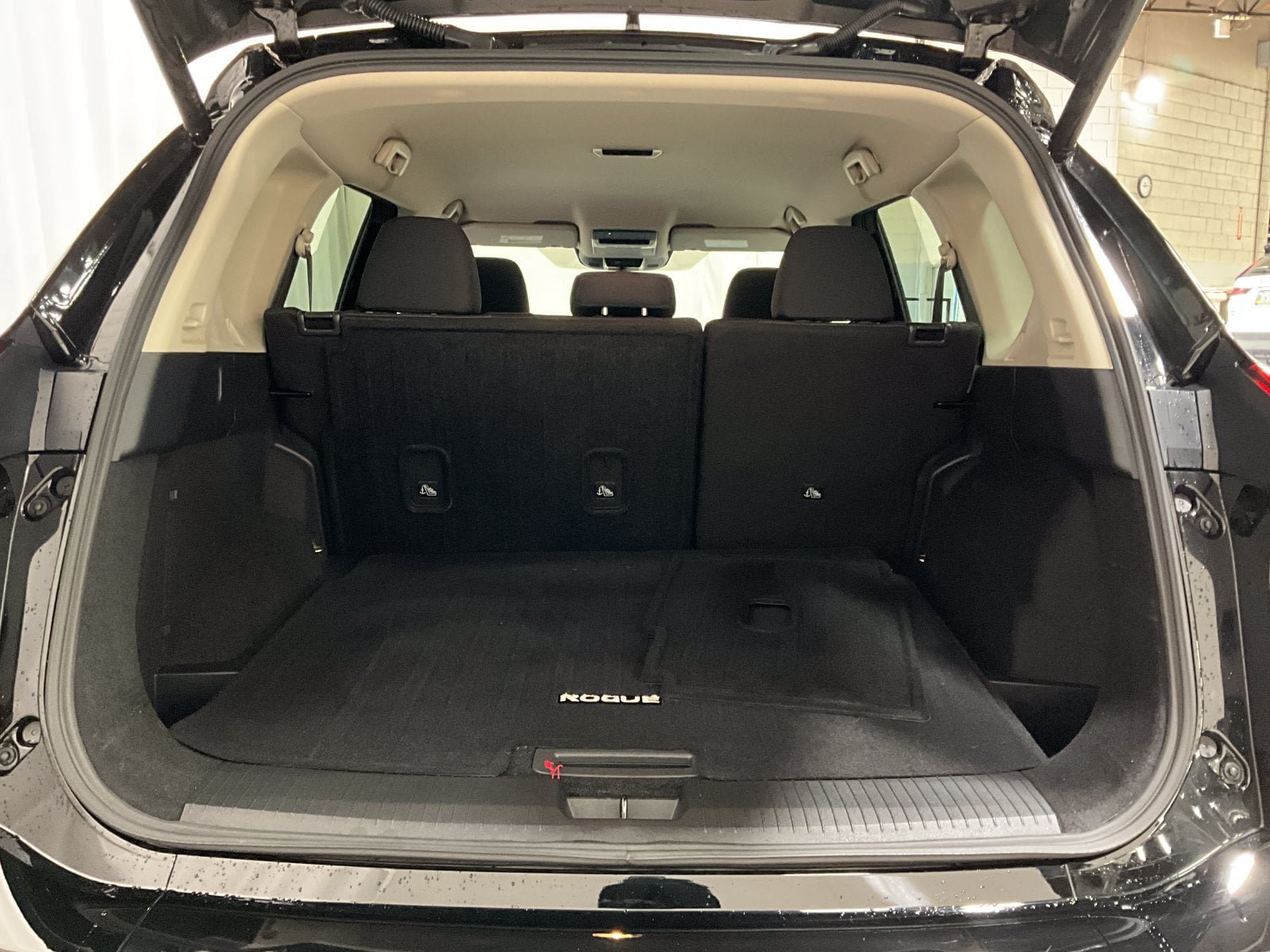 Used 2026 Nissan Rogue SV AWD/4WD image 25