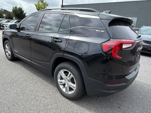 Used 2022 GMC Terrain SLE w/ Driver Convenience Package AWD/4WD image 10