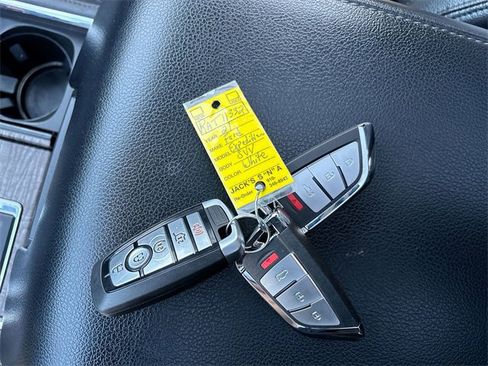 Used 2021 Ford Expedition Max Limited image 18