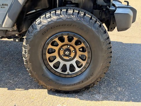 Used 2014 Jeep Wrangler Unlimited Sport w/ Quick Order Package 24S image 9