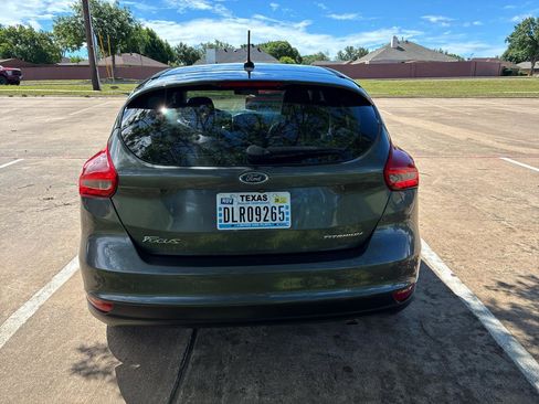 Used 2018 Ford Focus Titanium FWD image 9