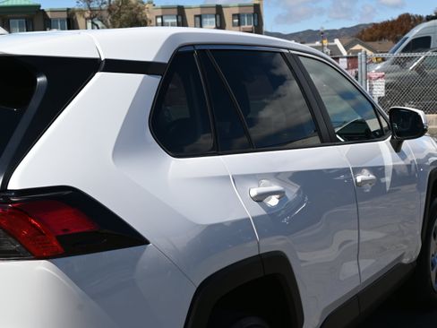 Used 2023 Toyota RAV4 LE image 19