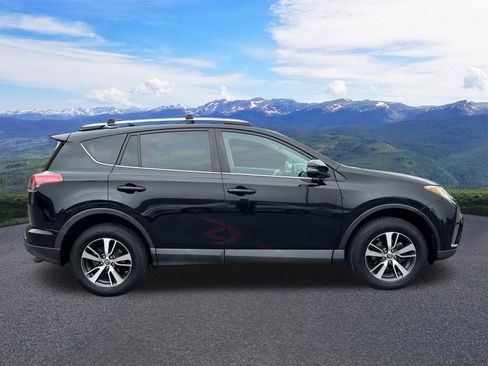 Used 2016 Toyota RAV4 XLE AWD/4WD image 7