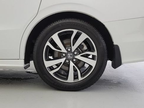 Used 2024 Honda Odyssey Touring image 12