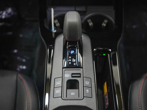 Used 2025 Toyota Prius Plug-In Hybrid image 15