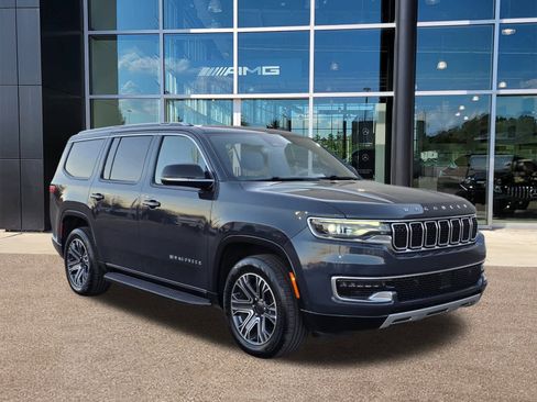 Used 2024 Jeep Wagoneer Series II w/ Flexible Seating Group image 3