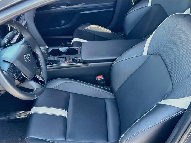Used 2025 Toyota Camry SE w/ Convenience Package FWD image 18