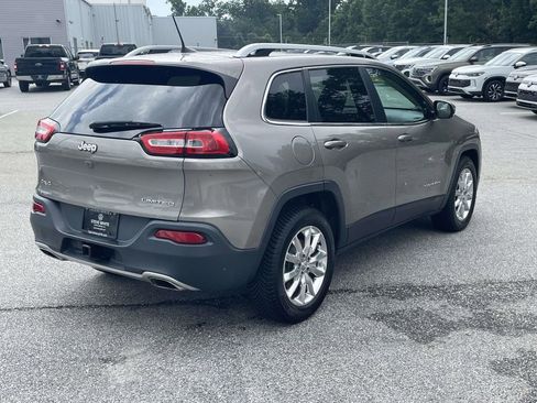 Used 2017 Jeep Cherokee Limited w/ Trailer Tow Group AWD/4WD image 7