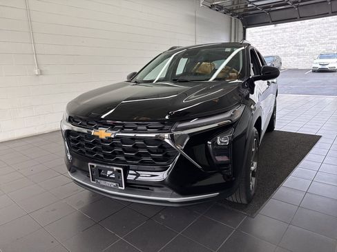 Used 2024 Chevrolet Trax LT w/ Driver Confidence Package image 3