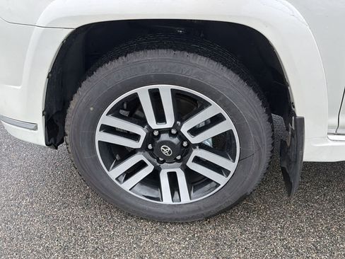 Used 2023 Toyota 4Runner Limited image 21