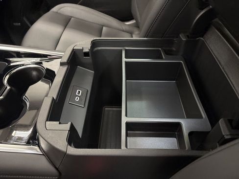 New 2026 Chevrolet Suburban Z71 image 17