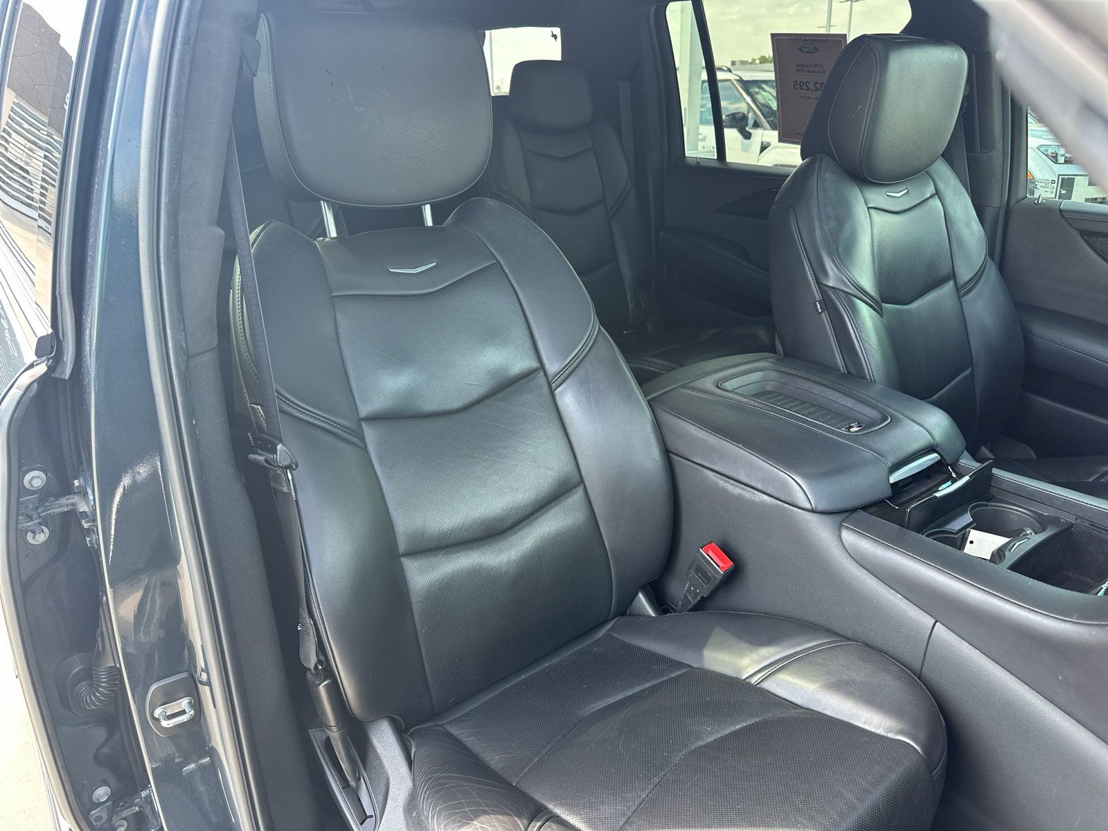 Used 2019 Cadillac Escalade ESV Platinum AWD/4WD image 32