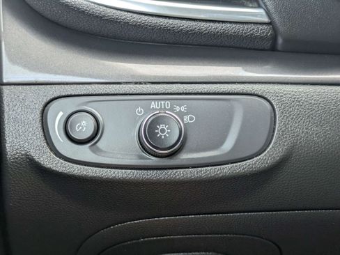 Used 2019 Buick Encore Preferred AWD/4WD image 23